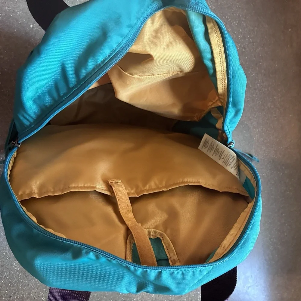 Patagonia Atom Tote BackPack 20L Convertible Tote Teal Laptop Sleeve School Hike